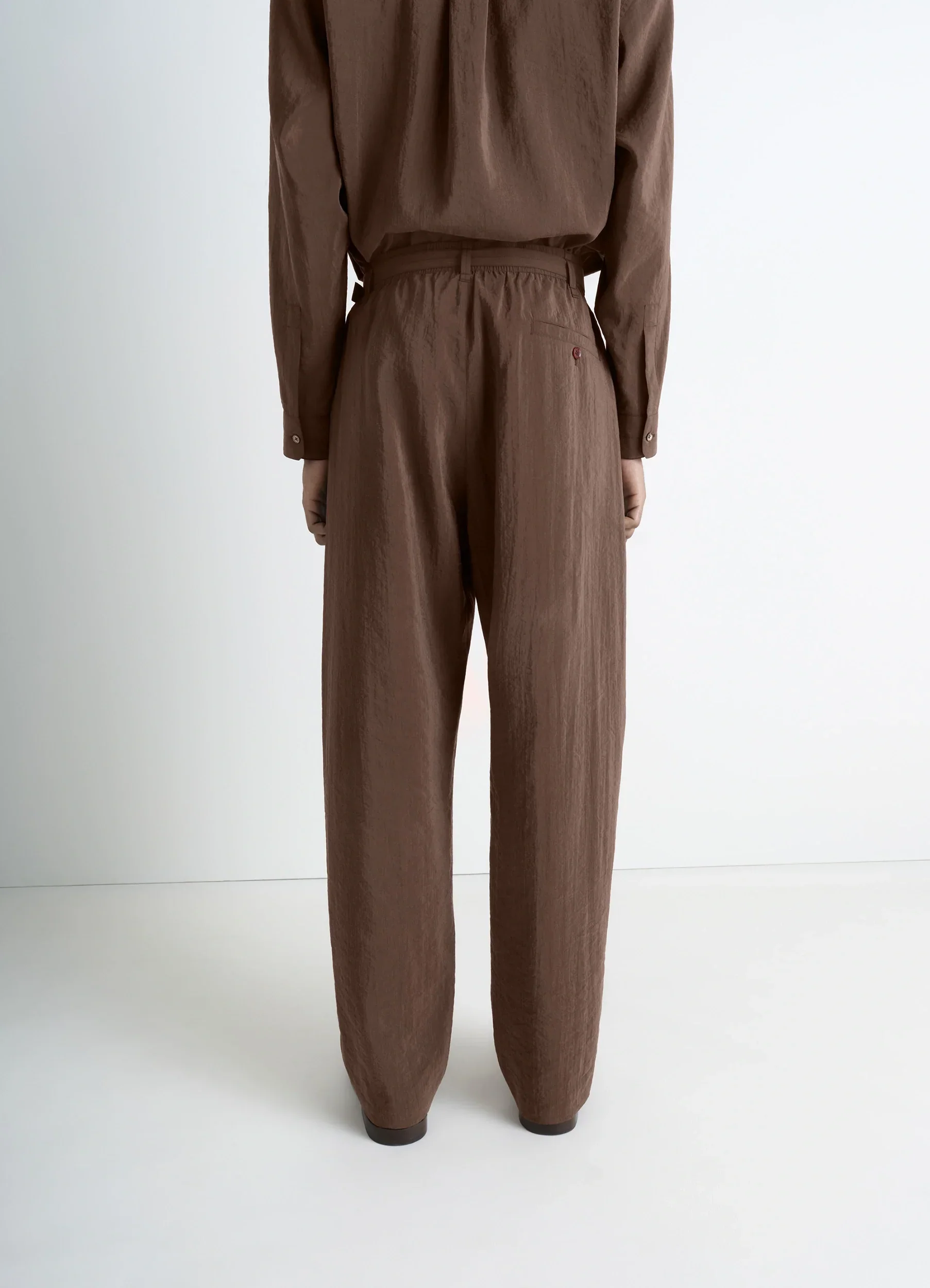 BELTED RELAXED PANTS IN DRY SILK - Image 5