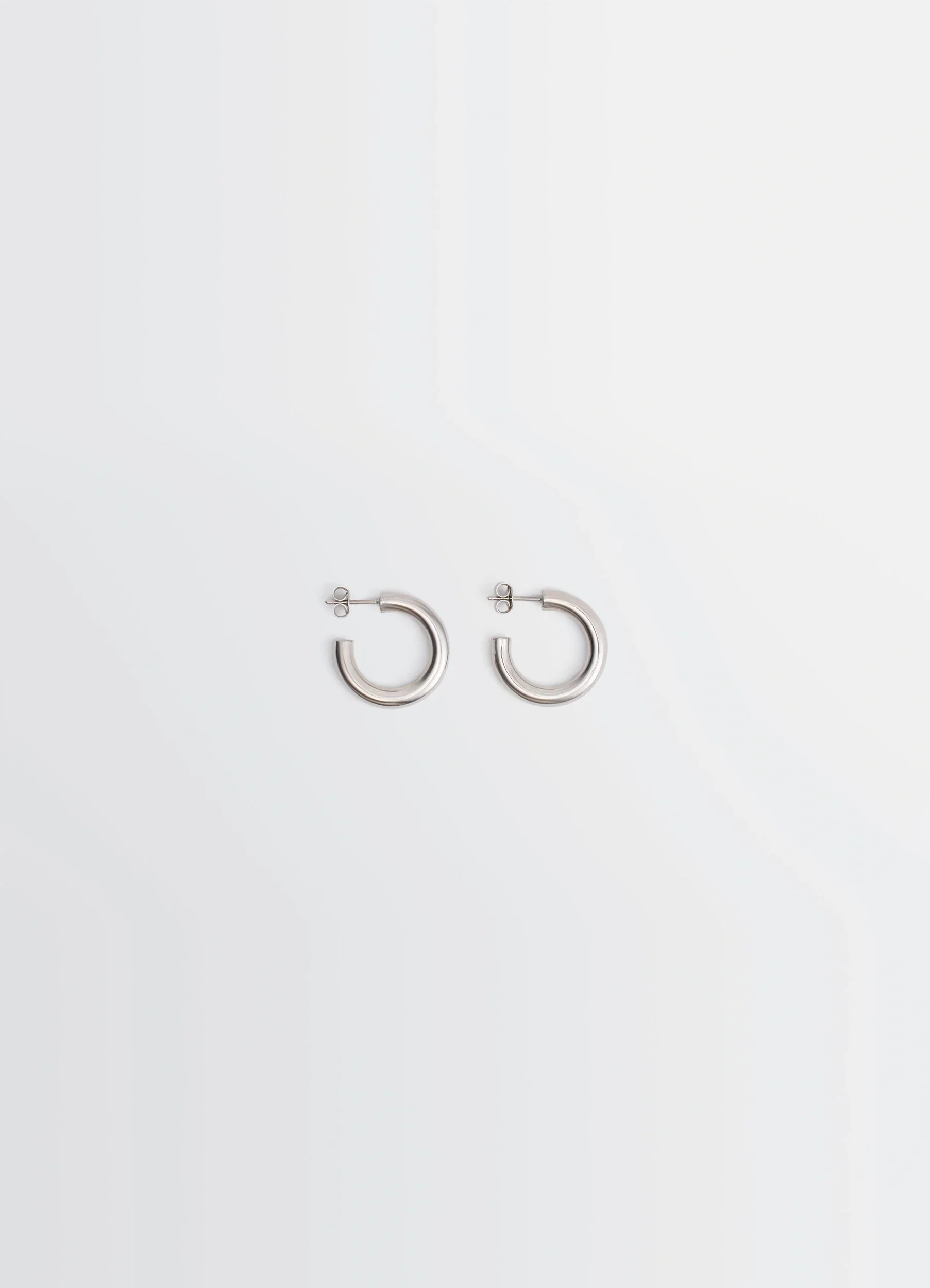 CLASSIC HOOPS S IN SILVER