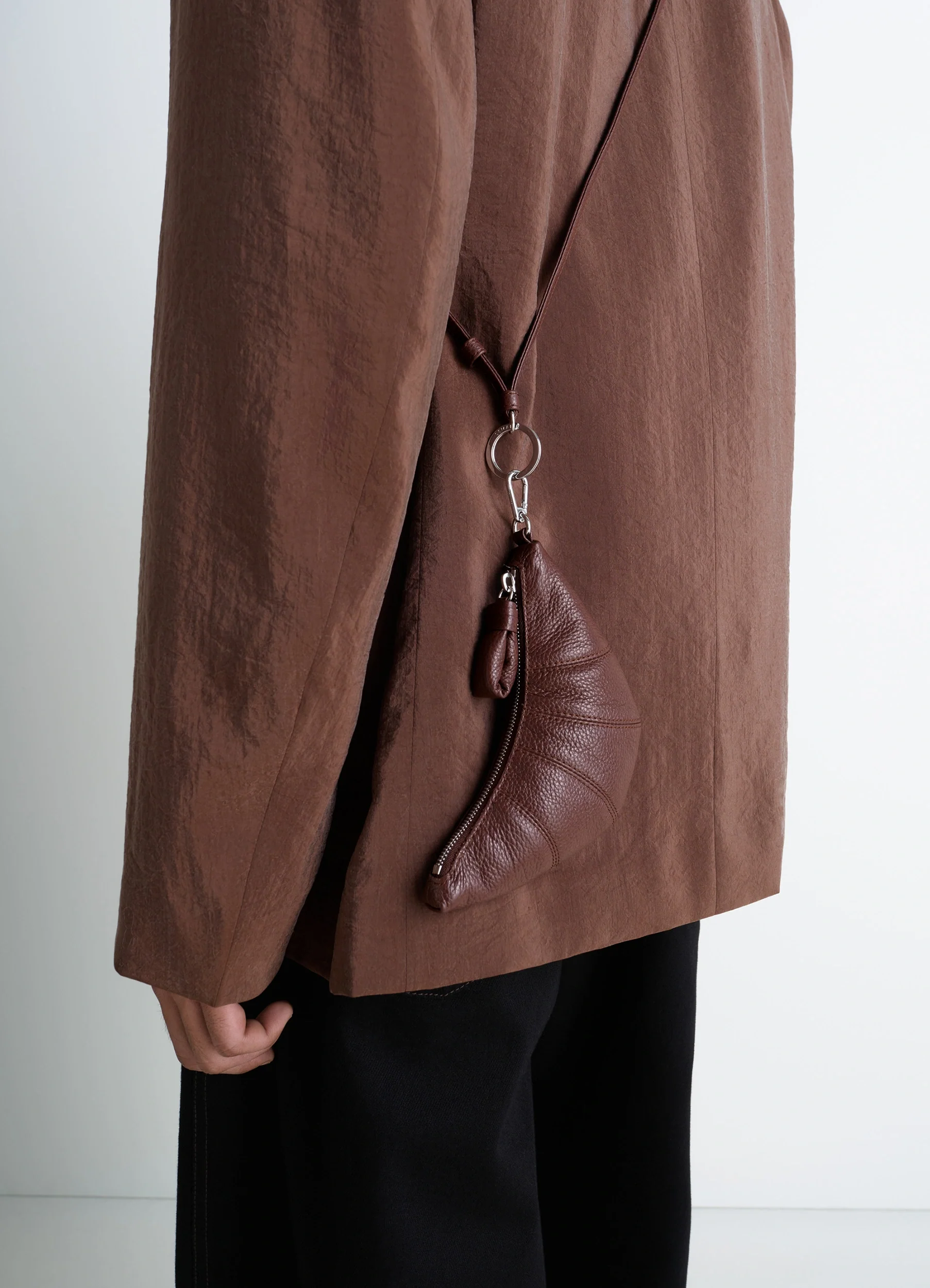 CROSSBODY CROISSANT COIN PURSE IN LEATHER - Image 2