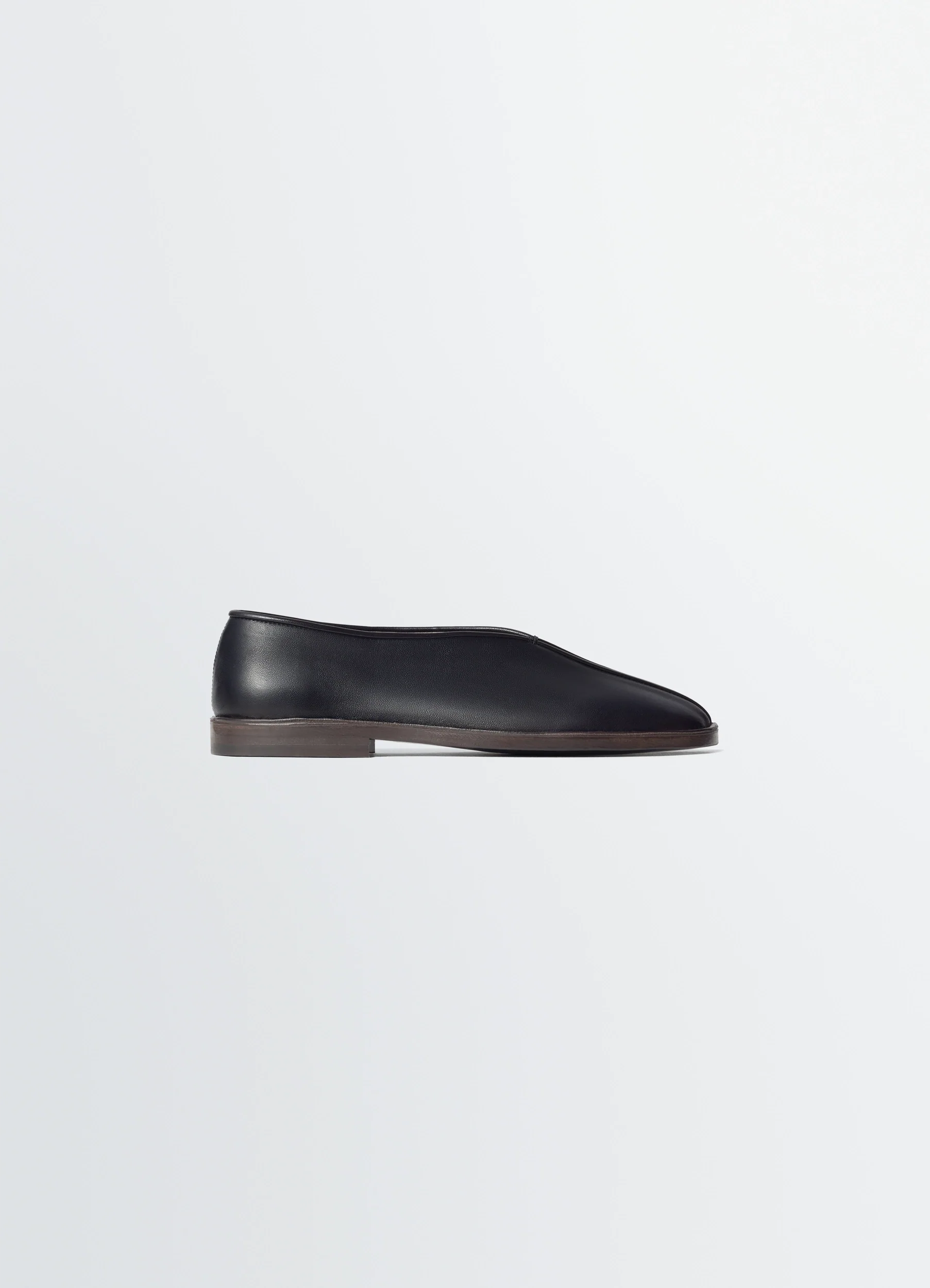 FLAT PIPED SLIPPERS IN LEATHER