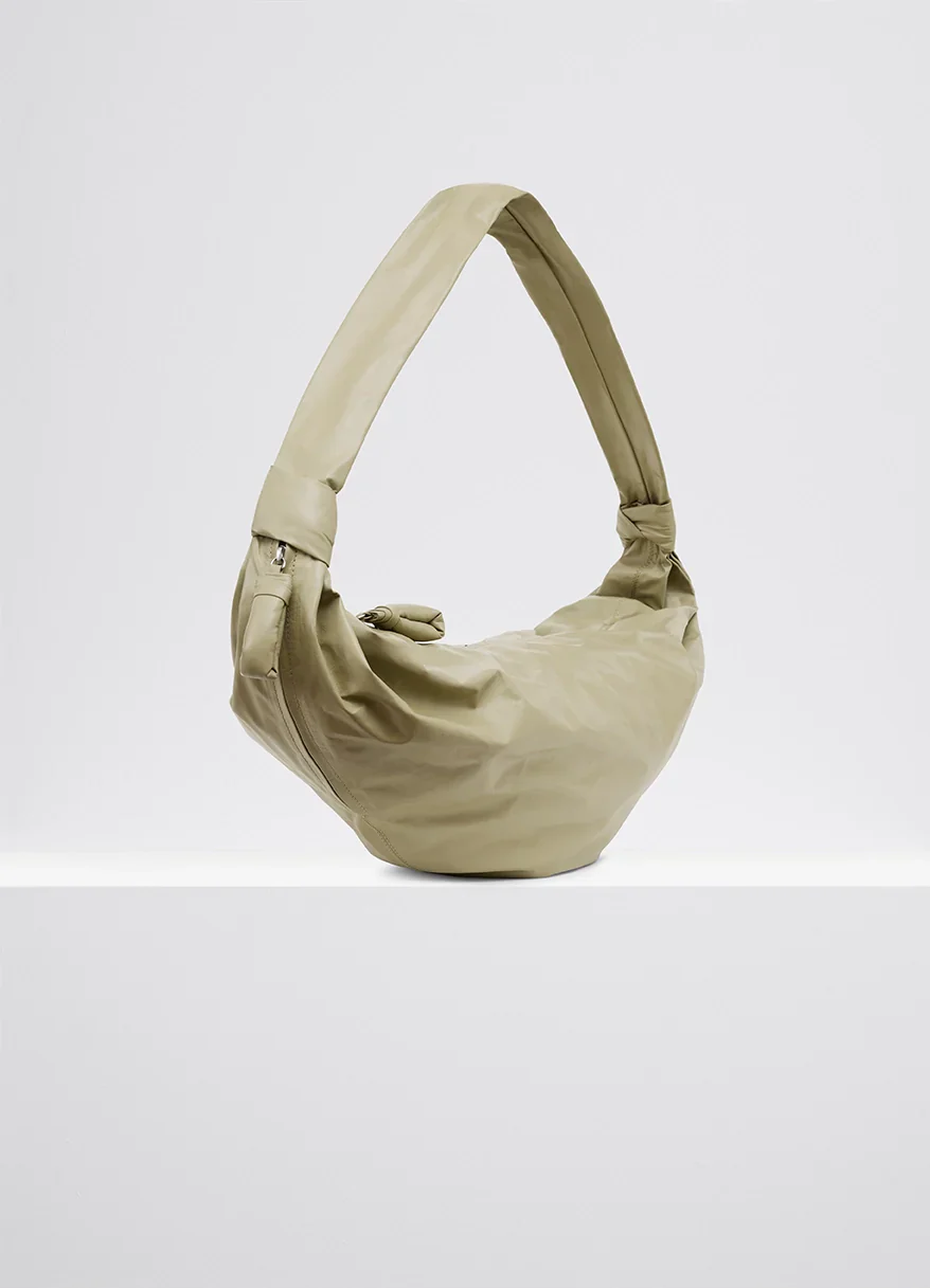 LARGE SOFT CROISSANT BAG IN PAPER LEATHER - Image 4