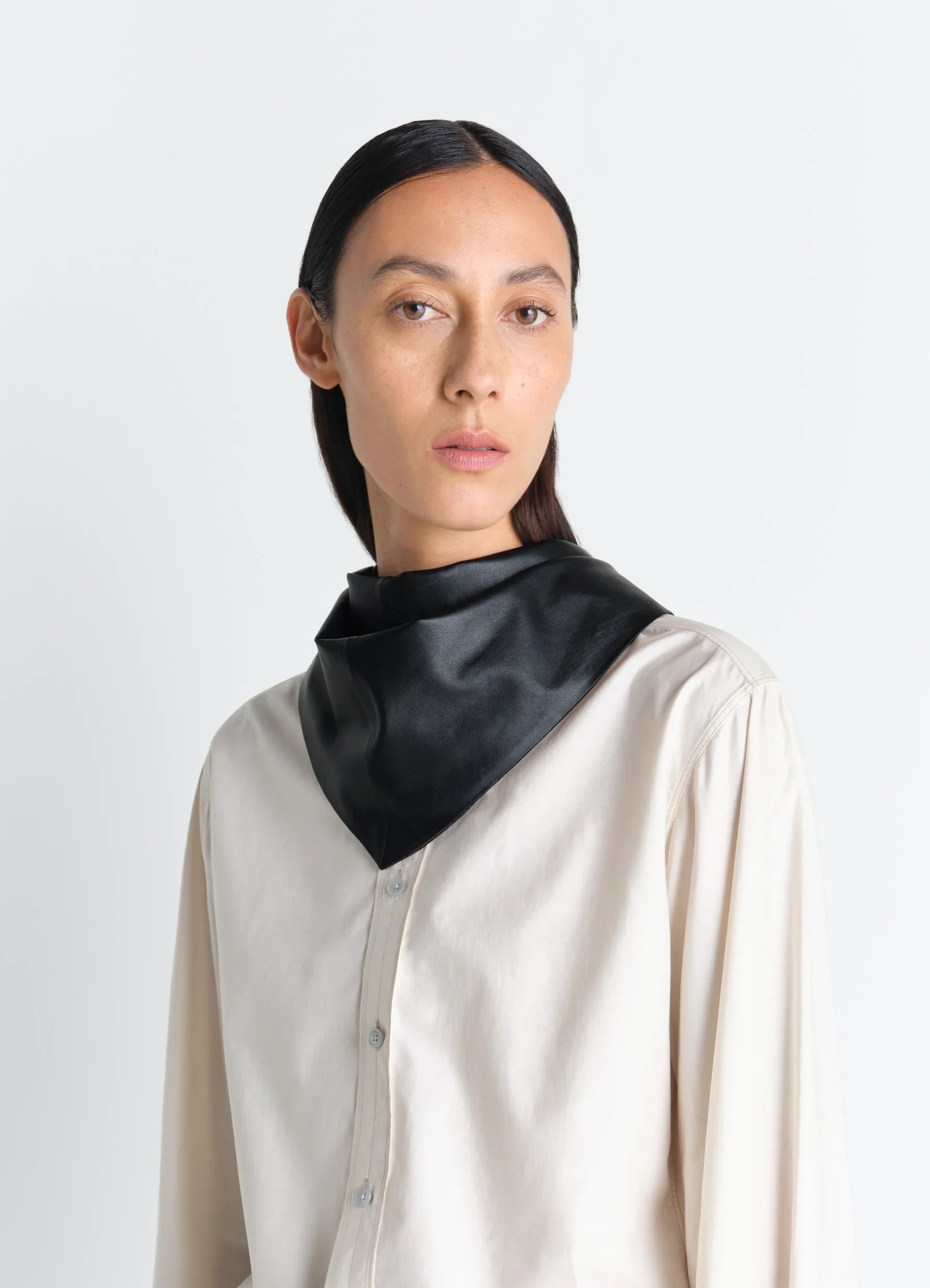 LEATHER TRIANGLE SCARF - Image 2