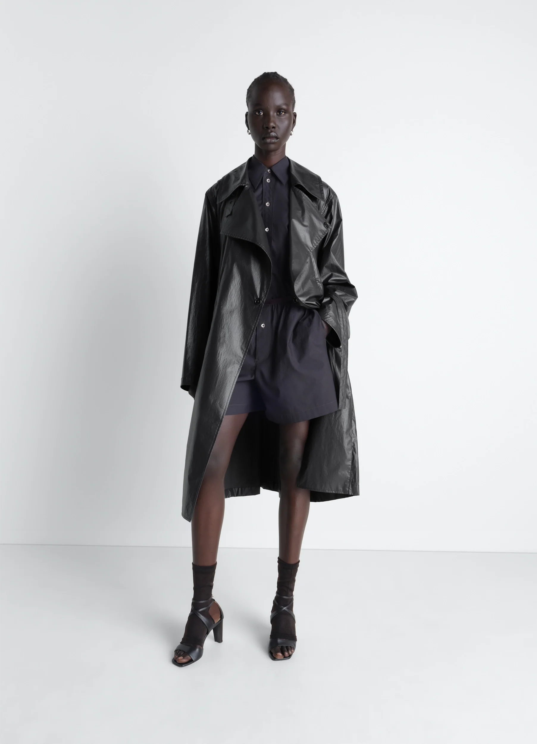 LIGHT WRAP COAT IN LIGHT COATED COTTON