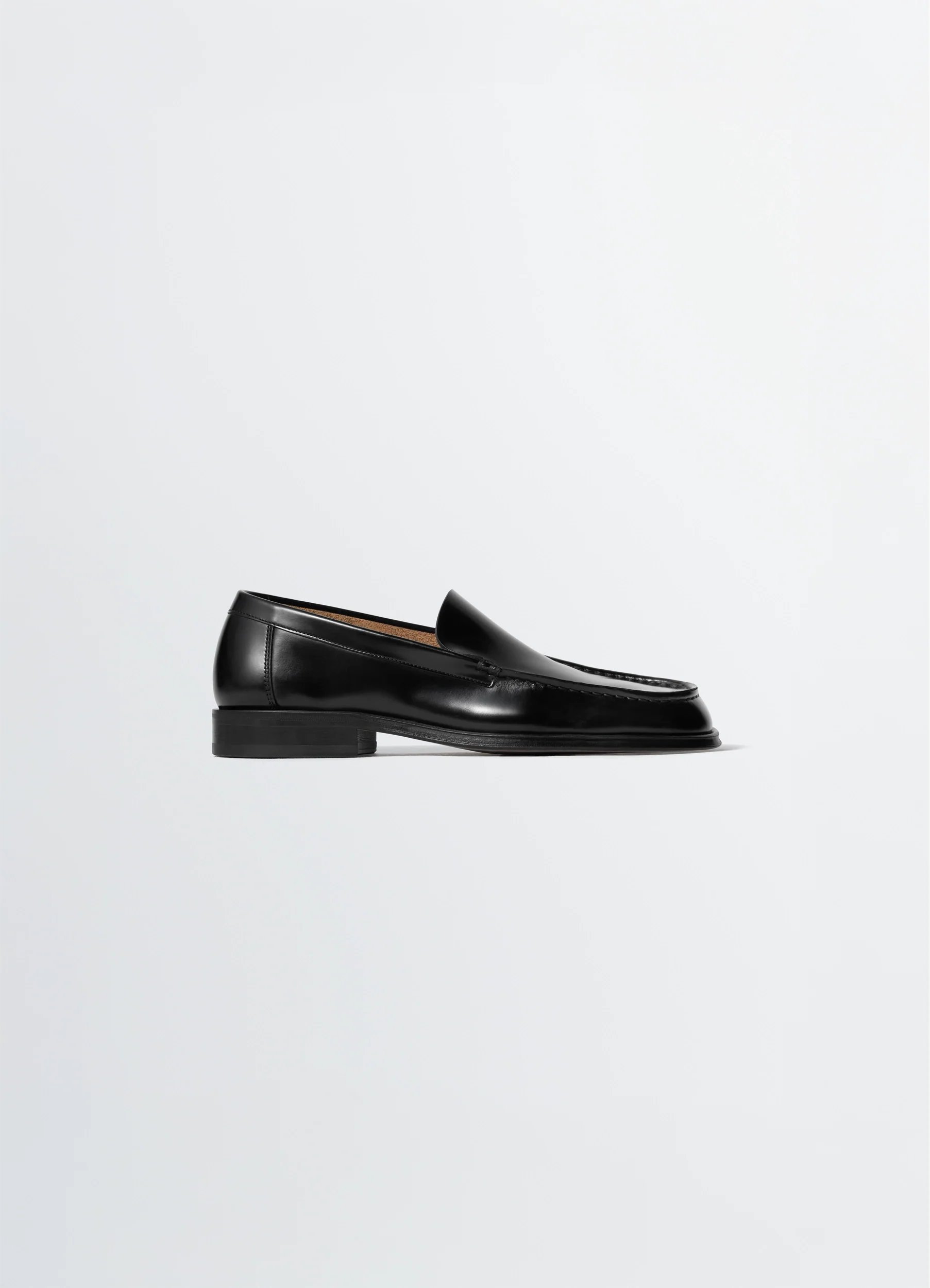LOAFER IN LEATHER