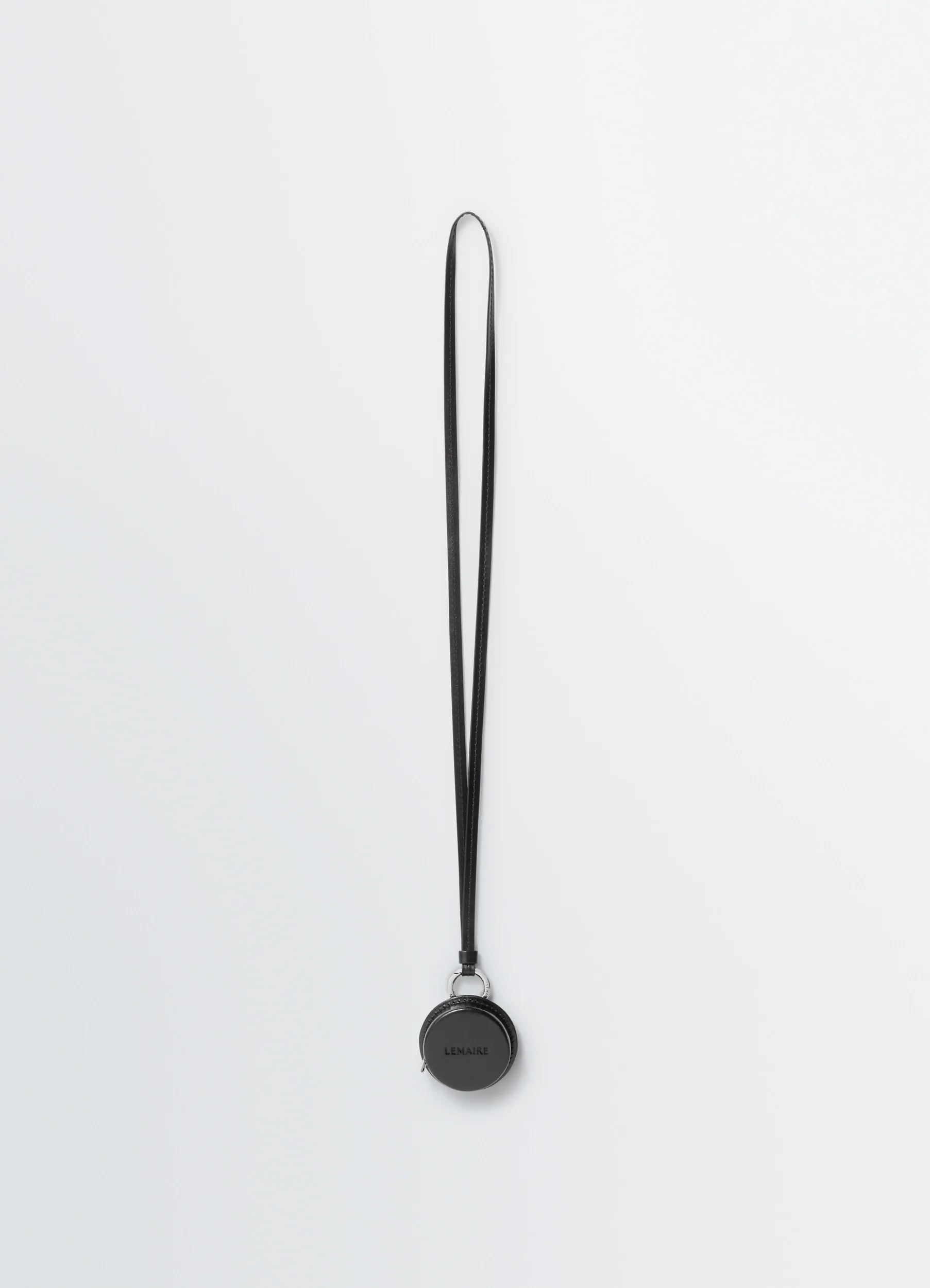 MOLDED TAPE NECKLACE IN LEATHER