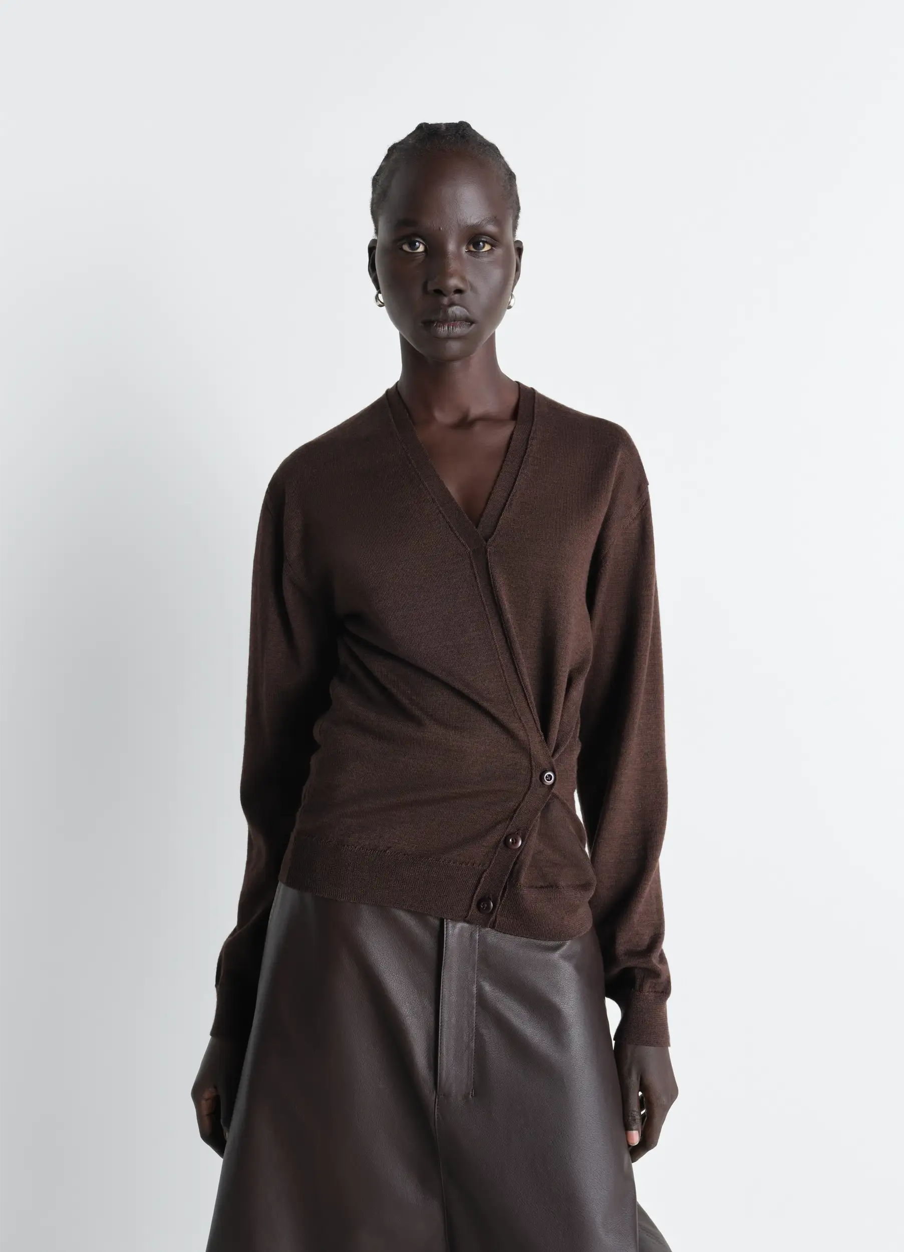 TWISTED V NECK JUMPER IN MERINO BLEND