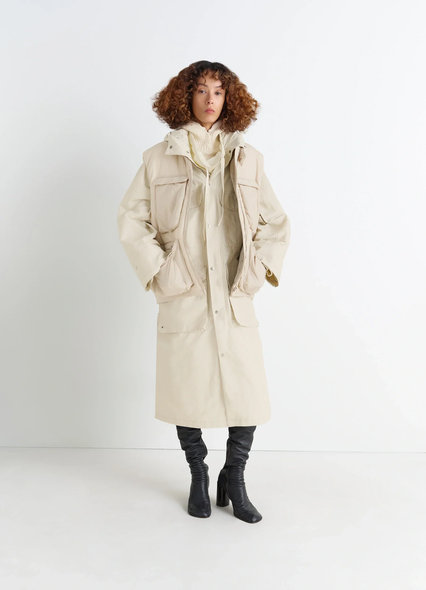 WADDED GILET WITH POCKETS IN LIGHT NYLON - Image 2